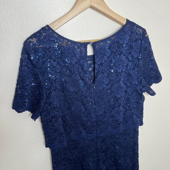 R & M Richards Black Lace Overlay Evening Gown 10 - Picture 6 of 13